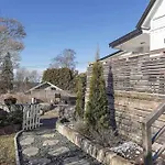 Mysigt Hus Med Natur & Jacuzzi I Olofstorp